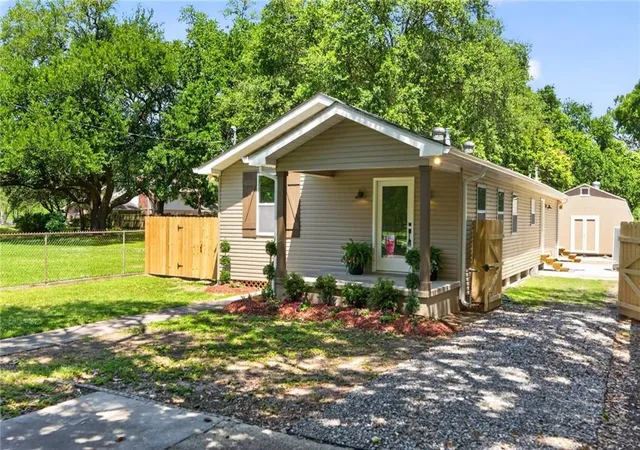 2nd image of 1246 General Collins Ave, New Orleans, LA 70114 | MLS# 2555870