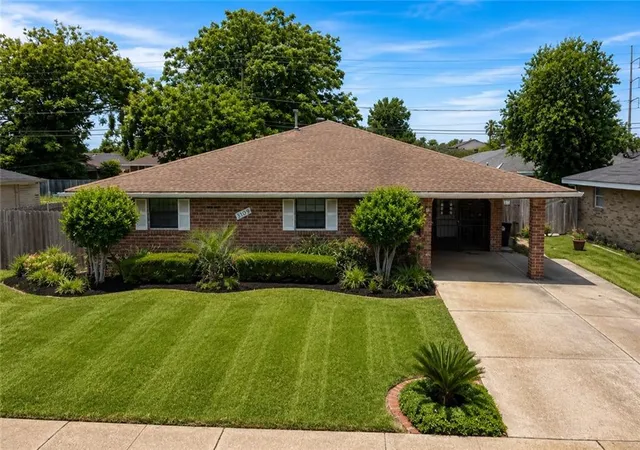 Homes for sale in New Orleans, LA | 3319 Pittari Pl, New Orleans, LA 70131 | MLS# 2556248