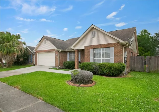 Homes for sale in Harvey, LA | 2128 Bradford Pl, Harvey, LA 70058 | MLS# 2556458