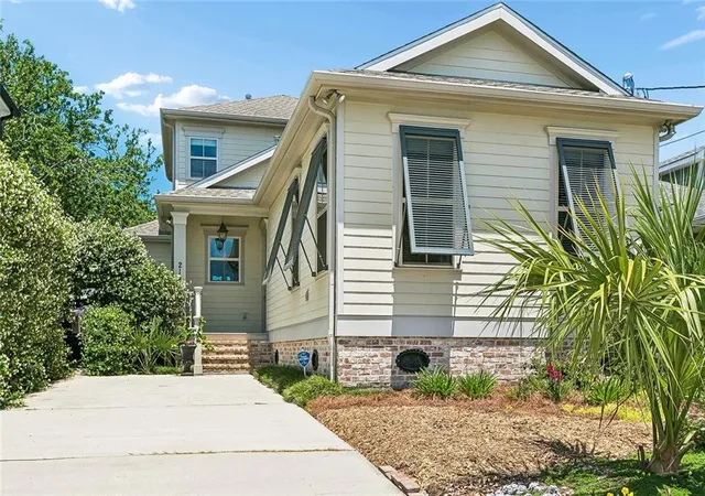Homes for sale in New Orleans, LA | 215 22nd St, New Orleans, LA 70124 | MLS# 2556478