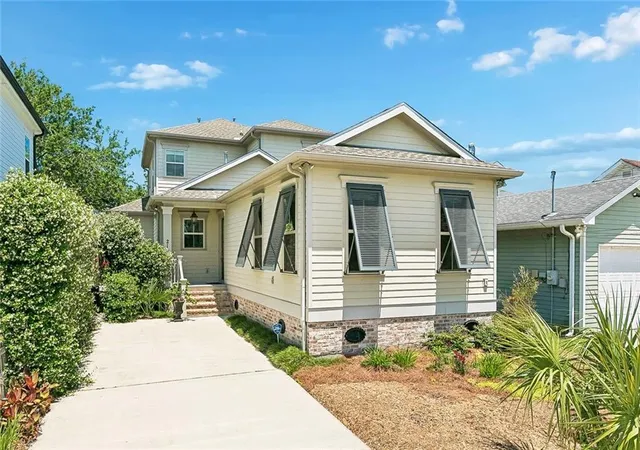 Homes for sale in New Orleans, LA | 215 22nd St, New Orleans, LA 70124 | MLS# 2556478