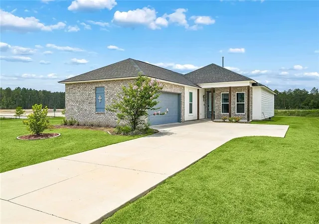 1st image of 75365 Sydney Dr, Covington, LA 70435 | MLS# 2555959