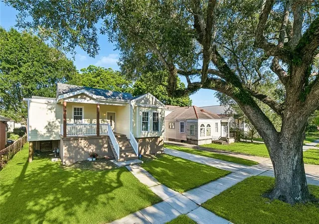 Homes for sale in New Orleans, LA | 5534 Elysian Fields Ave, New Orleans, LA 70122 | MLS# 2556004