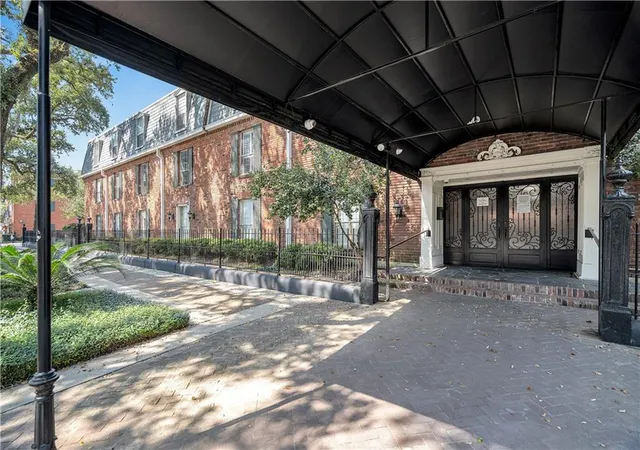 2nd image of 3201 St Charles Ave #230, New Orleans, LA 70115 | MLS# 2556242