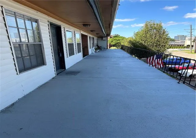 3rd image of 3110 Edenborn Ave, Metairie, LA 70002