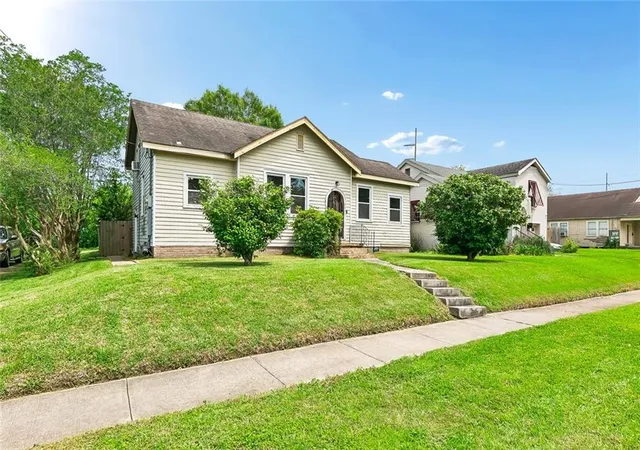 3rd image of 4431 Eastern St, New Orleans, LA 70122 | MLS# 2556606