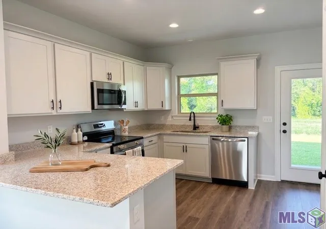 Photo 4 of Single family home for sale at 4172 Landsdowne Dr, Avondale, LA 70094 | MLS# NO2026008357 | Listing updated on 2026-09-01
