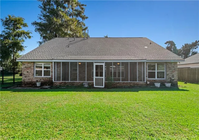 Homes for sale in Destrehan, LA | 31 E Woodlawn Dr, Destrehan, LA 70047 | MLS# 2556131
