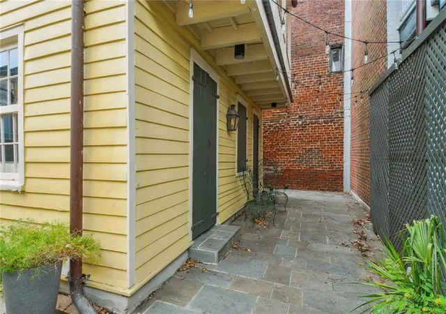 2nd image of 933 Orleans St, New Orleans, LA 70116