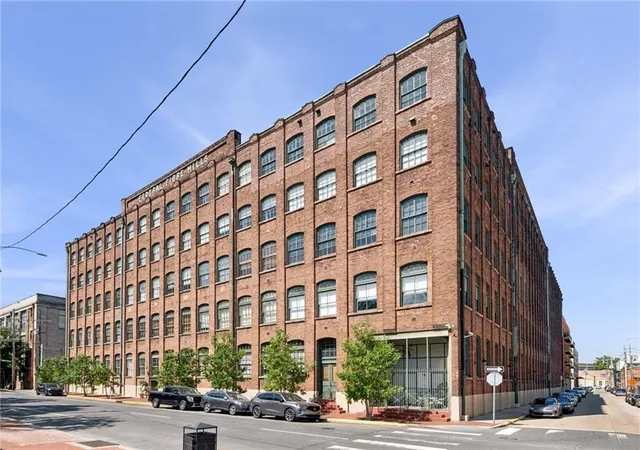 2nd image of 1107 S Peters St #203, New Orleans, LA 70130 | MLS# 2556808