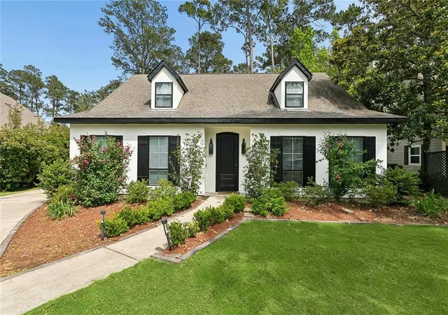 1st image of 105 Cerf Pl, Mandeville, LA 70471 | MLS# 2555364
