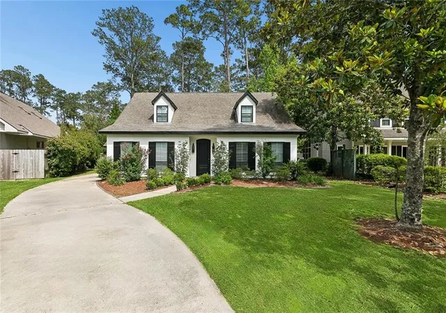 2nd image of 105 Cerf Pl, Mandeville, LA 70471 | MLS# 2555364