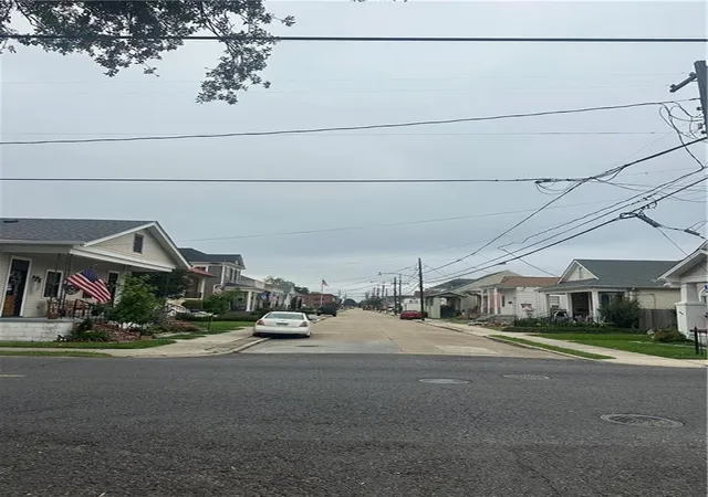 5th image of 433 Newton St, Gretna, LA 70053 | MLS# 2557195