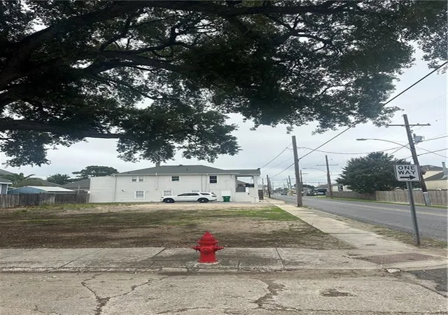 3rd image of 437 Newton St, Gretna, LA 70053 | MLS# 2557201