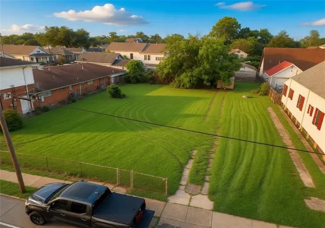 1st image of 820 Lafayette St, Gretna, LA 70053 | MLS# 2557284