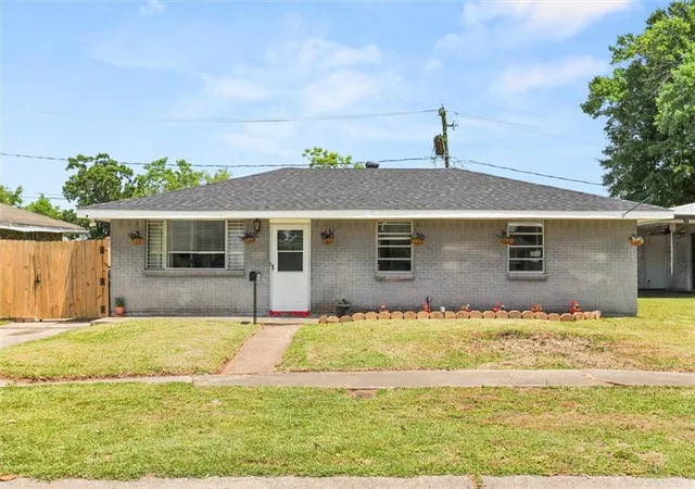 Photo 1 of Single family home for sale at 2404 Kentucky Ave, Kenner, LA 70062 | MLS# 2556433 | Listing updated on 2026-08-29