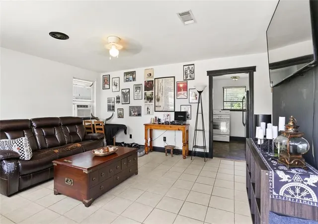 Photo 3 of Single family home for sale at 2404 Kentucky Ave, Kenner, LA 70062 | MLS# 2556433 | Listing updated on 2026-08-29