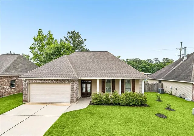 1st image of 209 Stonebridge Cvs, Madisonville, LA 70447 | MLS# 2556972