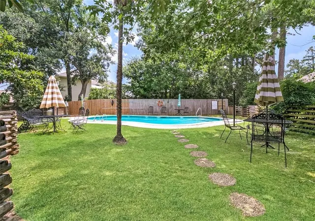 2nd image of 16 Jacqueline Ct, Mandeville, LA 70471