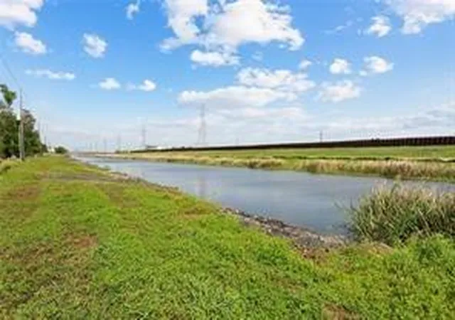 3rd image of 4021 Evangeline Ave, Chalmette, LA 70043 | MLS# 2557412