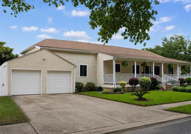 25th image of 1 Charlotte Dr, New Orleans, LA 70122 | MLS# 2557366