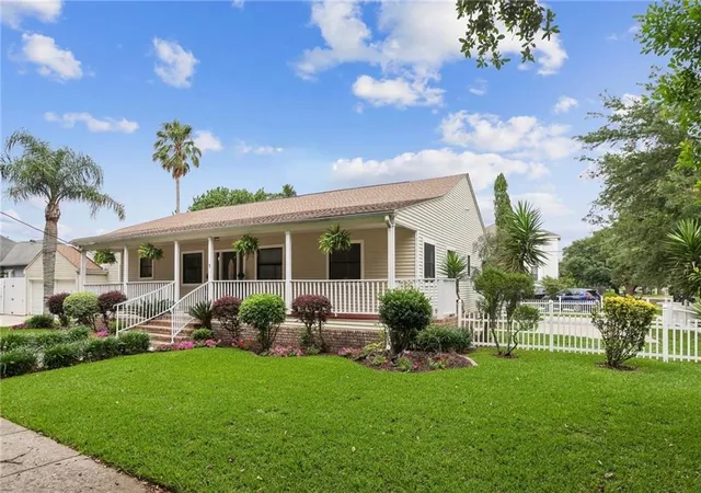 2nd image of 1 Charlotte Dr, New Orleans, LA 70122 | MLS# 2557366