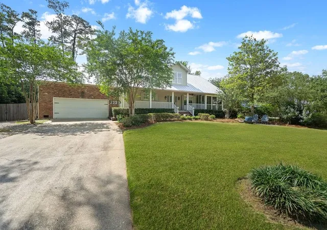 Homes for sale in Mandeville, LA | 222 Coffee St, Mandeville, LA 70448 | MLS# 2548659
