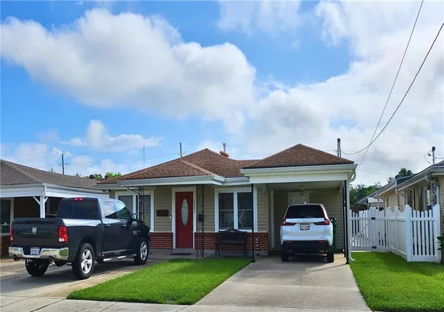 1st image of 3041 Hero Dr, Gretna, LA 70053 | MLS# 2557489