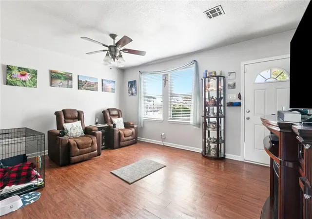 Photo 2 of Single family home for sale at 221 W Urquhart St, Chalmette, LA 70043 | MLS# 2557713 | Listing updated on 2026-05-21