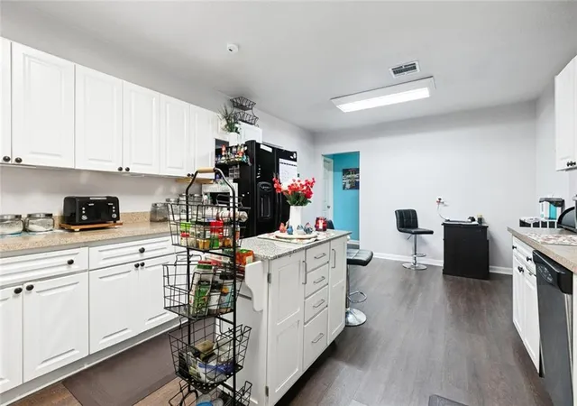 Photo 3 of Single family home for sale at 221 W Urquhart St, Chalmette, LA 70043 | MLS# 2557713 | Listing updated on 2026-05-21