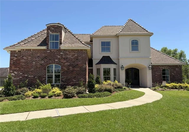 Photo 1 of Single family home for sale at 905 Pine Wild Cir, Madisonville, LA 70447 | MLS# 2557800 | Listing updated on 2026-06-30
