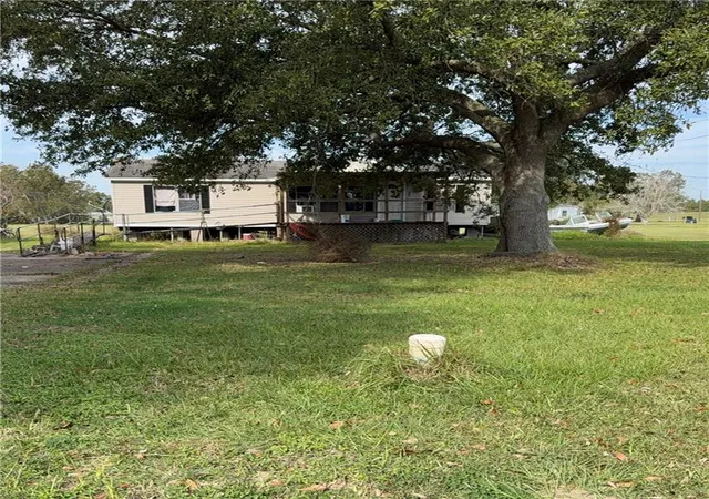 2nd image of 180 E Bellevue Ln, Port Sulphur, LA 70083 | MLS# 2557679