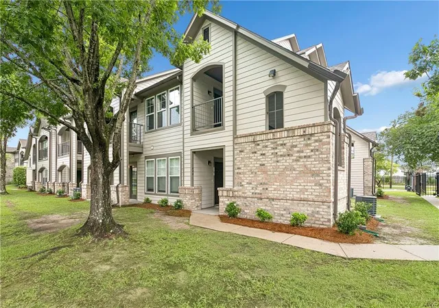 Homes for sale in Covington, LA | 350 Emerald Forest Blvd #1101, Covington, LA 70433 | MLS# 2557554