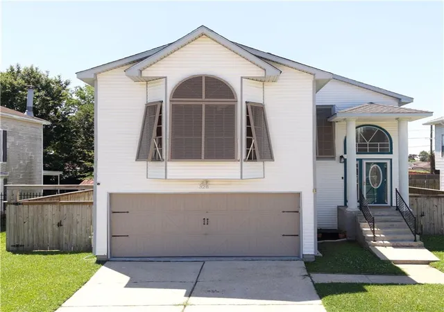 1st image of 328 Southwood Dr, Gretna, LA 70056 | MLS# 2557397