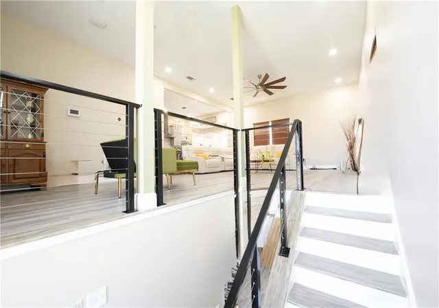 2nd image of 328 Southwood Dr, Gretna, LA 70056 | MLS# 2557397