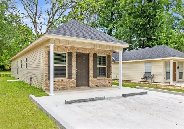 2nd image of 105 E Stovall St, Hammond, LA 70403 | MLS# 2557925