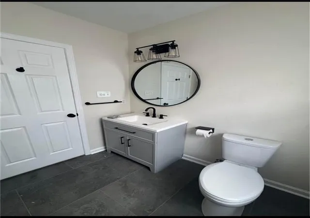 Listing Photo 5 - Condo for sale in building located at 3727 Roneagle Wy, New Orleans, LA 70122