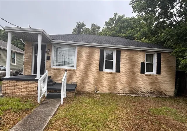 Homes for sale in New Orleans, LA | 1817 Shirley Dr, New Orleans, LA 70114 | MLS# 2557081