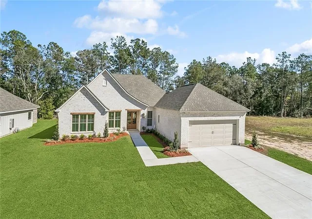 Photo 2 of Single family home for sale at 1613 Sweet Pea Ct, Madisonville, LA 70447 | MLS# 2557970 | Listing updated on 2026-05-13