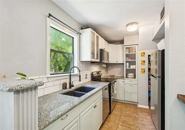Listing Photo 3 - Condo for sale in building located at 74 W Chamale Cvs, Slidell, LA 70460 - Unit #74