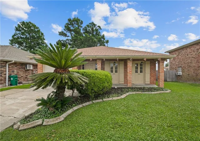 Homes for sale in Kenner, LA | 4144 Bordeaux Dr, Kenner, LA 70065 | MLS# 2557340