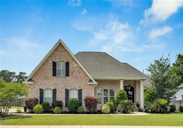 1st image of 1267 Avenue Du Chateau Dr, Covington, LA 70433 | MLS# 2558033