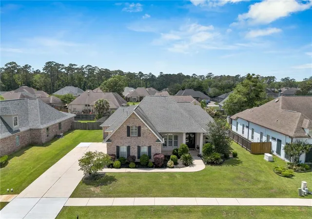 2nd image of 1267 Avenue Du Chateau Dr, Covington, LA 70433 | MLS# 2558033