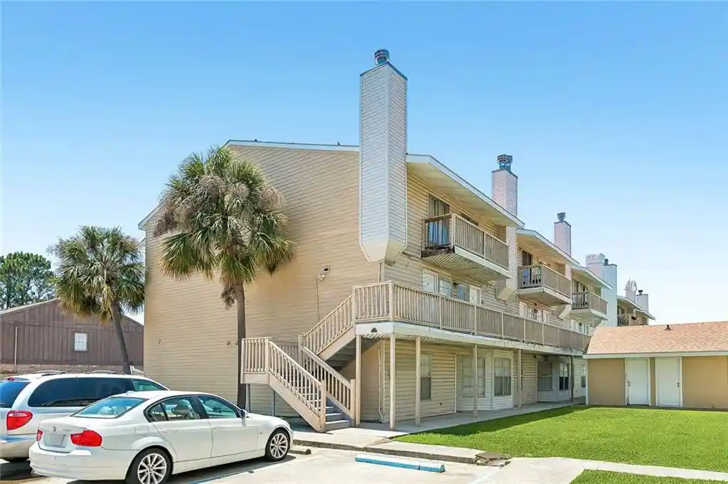 Listing Photo 1 - Condo for sale in 901 Joe Yenni Blvd located at 901 Joe Yenni Blvd, Kenner, LA 70065 - Unit #A14