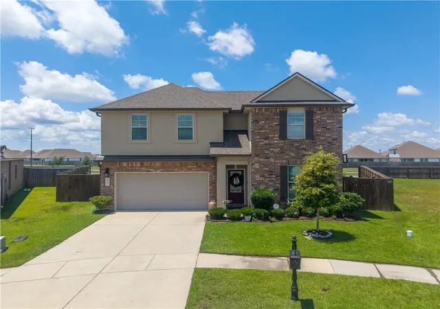 Photo 1 of Single family home for sale at 813 Bent Cypress Ln, Slidell, LA 70461 | MLS# 2557875 | Listing updated on 2026-08-29
