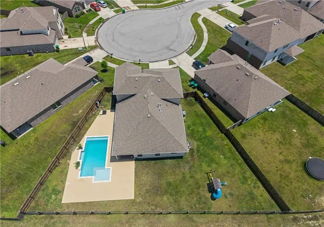 Photo 2 of Single family home for sale at 813 Bent Cypress Ln, Slidell, LA 70461 | MLS# 2557875 | Listing updated on 2026-08-29