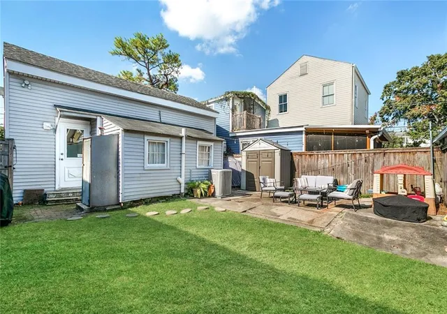 11th image of 933 Pleasant St, New Orleans, LA 70115 | MLS# 2558317
