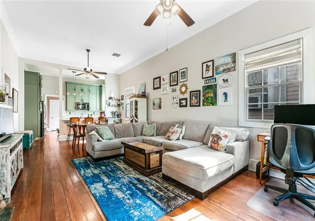 2nd image of 933 Pleasant St, New Orleans, LA 70115 | MLS# 2558317