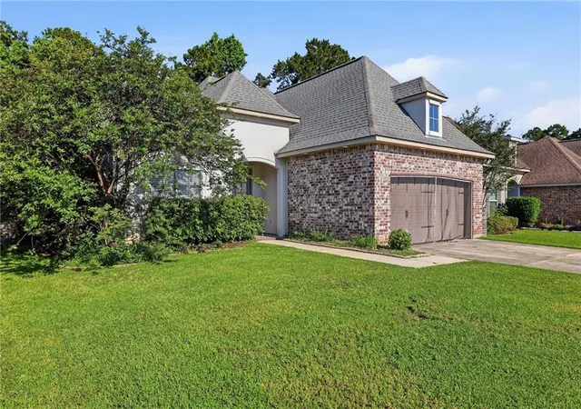 3rd image of 633 N Brown Thrasher Loop, Madisonville, LA 70447 | MLS# 2558146