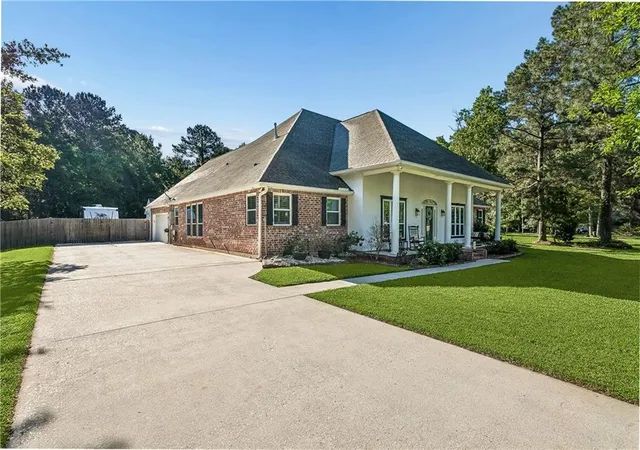 3rd image of 497 Secluded Grove Loop, Madisonville, LA 70447 | MLS# 2556862